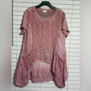 Size 3X  Simply Couture super cute lace trimmed top never worn condition.